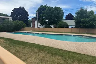 5 Hallmark Gdns, Burlington, MA 01803 - Photo 2