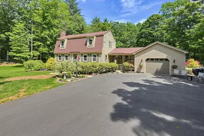 82 Wheeler St, Pepperell, MA 01463 - Photo 10