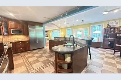 172 Arah St, Manchester, NH 03104 - Photo 16