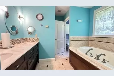 172 Arah St, Manchester, NH 03104 - Photo 26
