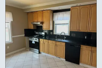 4 Seafoam Avenue #1, Winthrop, MA 02152 - Photo 2