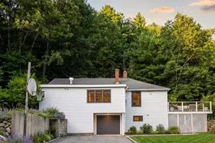 27 High St, Sturbridge, MA 01518 - Photo 1