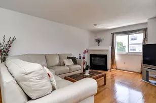 325 Captain Eames Cir, Ashland, MA 01721 - Photo 10