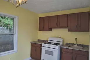 20 Temple St, Fitchburg, MA 01420 - Photo 4