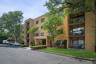 41 Centre St, Brookline, MA 02446 - Photo 24