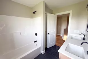 555 Neck Rd, Lancaster, MA 01523 - Photo 14