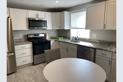 60 Cecillian Avenue #B, Revere, MA 02151 - Photo 2