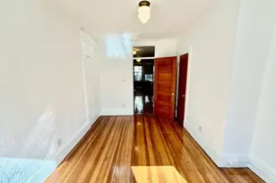 9 Thacher Ct, Boston, MA 02113 - Photo 12