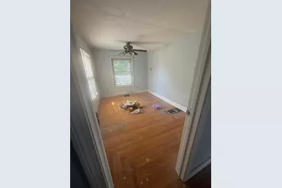 1481 Carew St, Springfield, MA 01104 - Photo 12