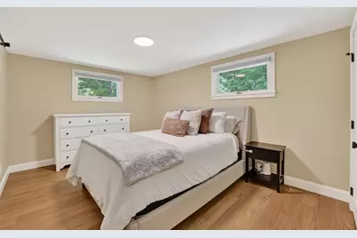 33 Lincoln St, Medway, MA 02053 - Photo 18