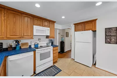 16 Mars Dr, Shrewsbury, MA 01545 - Photo 12