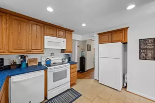 16 Mars Dr, Shrewsbury, MA 01545 - Photo 12