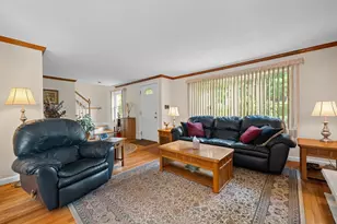 16 Mars Dr, Shrewsbury, MA 01545 - Photo 6