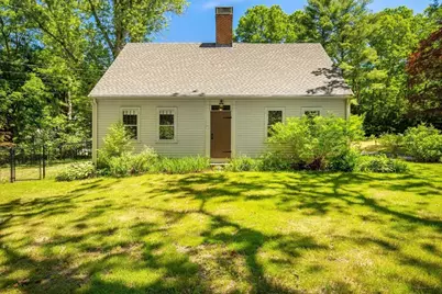 15 Carver St, Halifax, MA 02338 - Photo 1