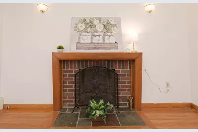 114 Plain St, Hopedale, MA 01747 - Photo 4