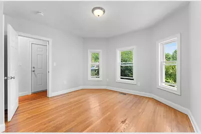 110 Crescent Ave, Melrose, MA 02176 - Photo 4