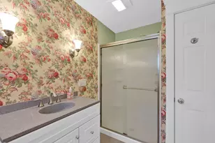 32 Spruce St, Westfield, MA 01085 - Photo 12