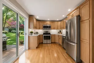15 Mars Dr, Shrewsbury, MA 01545 - Photo 4