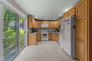 15 Mars Dr, Shrewsbury, MA 01545 - Photo 8