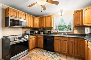 17 Crossman St, Taunton, MA 02780 - Photo 8