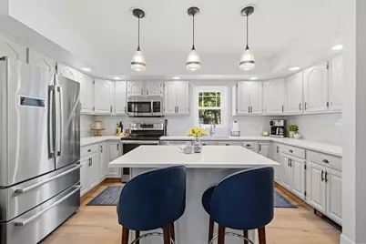 92 Everett St, Somerset, MA 02726 - Photo 4