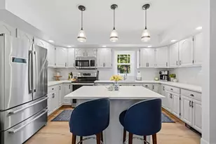 92 Everett St, Somerset, MA 02726 - Photo 4