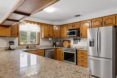 1535 Meridian St, Fall River, MA 02720 - Photo 6
