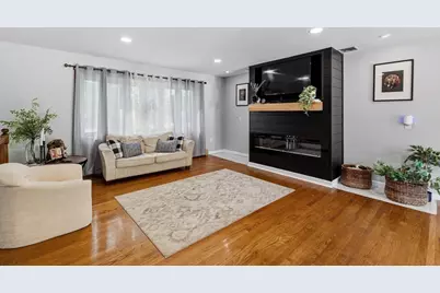 1535 Meridian St, Fall River, MA 02720 - Photo 8