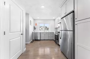 18 1/2 Dalton Ct, Peabody, MA 01960 - Photo 4