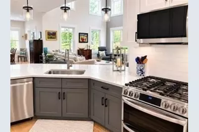 15 Beacon St, Wareham, MA 02558 - Photo 8