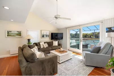 8 Bickford Way, Gloucester, MA 01930 - Photo 18