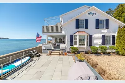 8 Bickford Way, Gloucester, MA 01930 - Photo 1