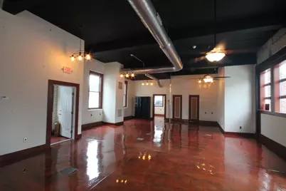 1043 Sumner Ave, Springfield, MA 01118 - Photo 2
