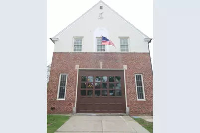 1043 Sumner Ave, Springfield, MA 01118 - Photo 1