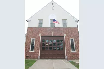 1043 Sumner Ave, Springfield, MA 01118 - Photo 1