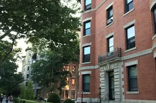 1064 Beacon St, Brookline, MA 02446 - Photo 18