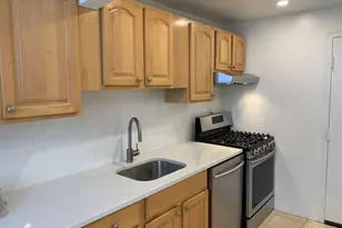 1064 Beacon St, Brookline, MA 02446 - Photo 12