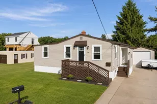 21 Golf St, Fairhaven, MA 02719 - Photo 1