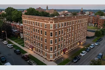 212 Walnut Street #5R, Holyoke, MA 01040 - Photo 1