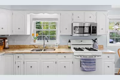 111 Locke Rd, Chelmsford, MA 01824 - Photo 10