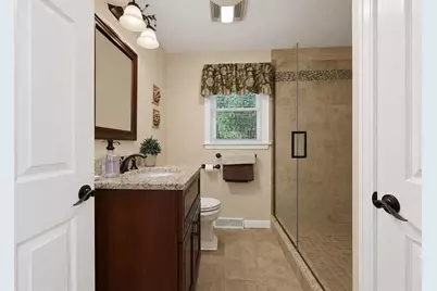 10 Douglas Ave, Methuen, MA 01844 - Photo 12