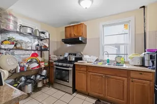 18-20 Phillips St, Lowell, MA 01854 - Photo 6