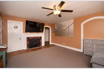 27 Suffolk Ave, Dartmouth, MA 02747 - Photo 8