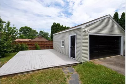 27 Suffolk Ave, Dartmouth, MA 02747 - Photo 28