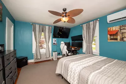 27 Suffolk Ave, Dartmouth, MA 02747 - Photo 10