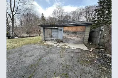 242 Wahconah St, Pittsfield, MA 01201 - Photo 12