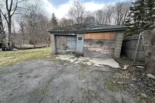 242 Wahconah St, Pittsfield, MA 01201 - Photo 12