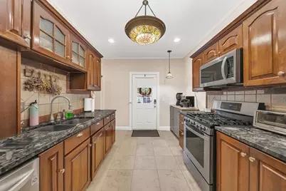50 Vernon St, Pawtucket, RI 02860 - Photo 8