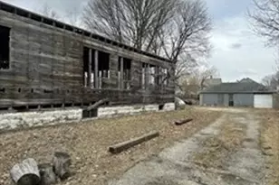 48 Brown St, Pittsfield, MA 01201 - Photo 2