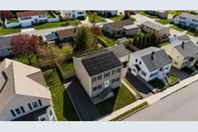 563 Woodman St, Fall River, MA 02724 - Photo 2